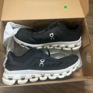 Cloudflow 4 women’s shoe size 7